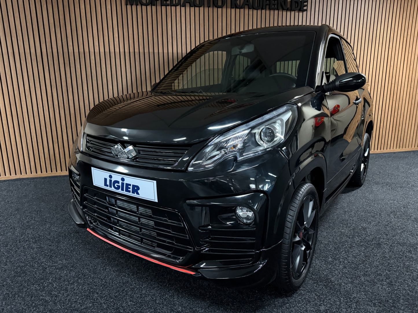 Ligier JS60 Sport Ultimate | KLIMA | Servo | 8 PS leiser DCI Motor | Apple Carplay/Android | 45 km/h | Innerhalb 250 KM Kostenlose Lieferung | Mopedauto | Leichtmobile