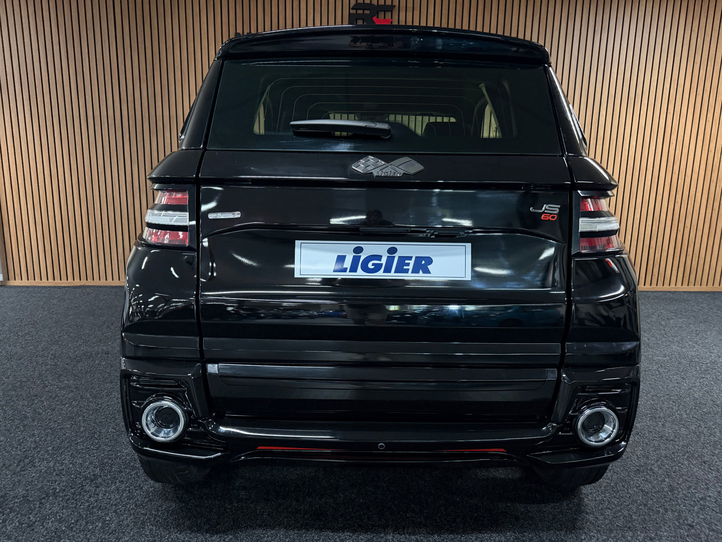 Ligier JS60 Sport Ultimate | KLIMA | Servo | 8 PS leiser DCI Motor | Apple Carplay/Android | 45 km/h | Innerhalb 250 KM Kostenlose Lieferung | Mopedauto | Leichtmobile
