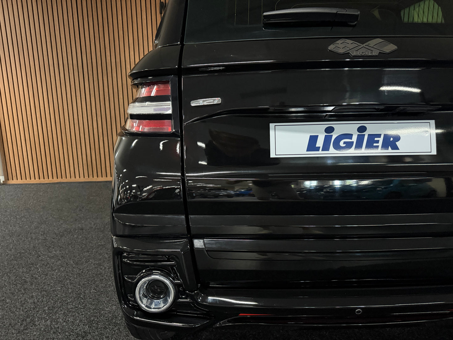 Ligier JS60 Sport Ultimate | KLIMA | Servo | 8 PS leiser DCI Motor | Apple Carplay/Android | 45 km/h | Innerhalb 250 KM Kostenlose Lieferung | Mopedauto | Leichtmobile