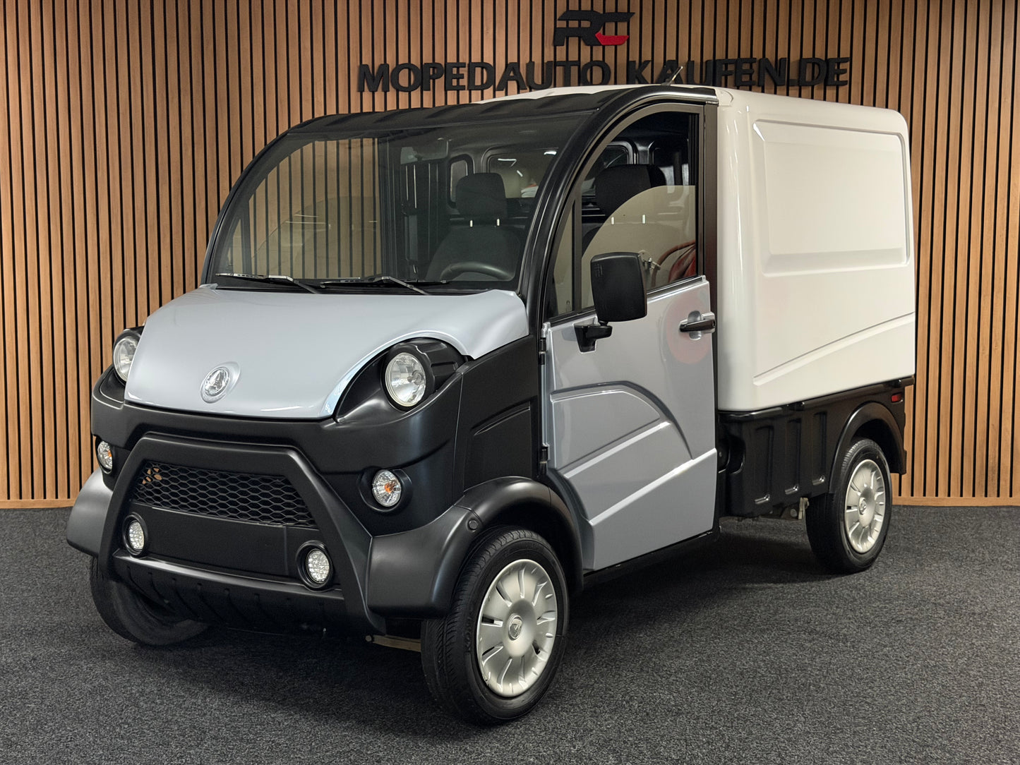 Aixam D-Truck Kastenwagen | 8 PS Kubota Motor | 45 km/h | Innerhalb 250 KM Kostenlose Lieferung | Mopedauto | Leichtmobile