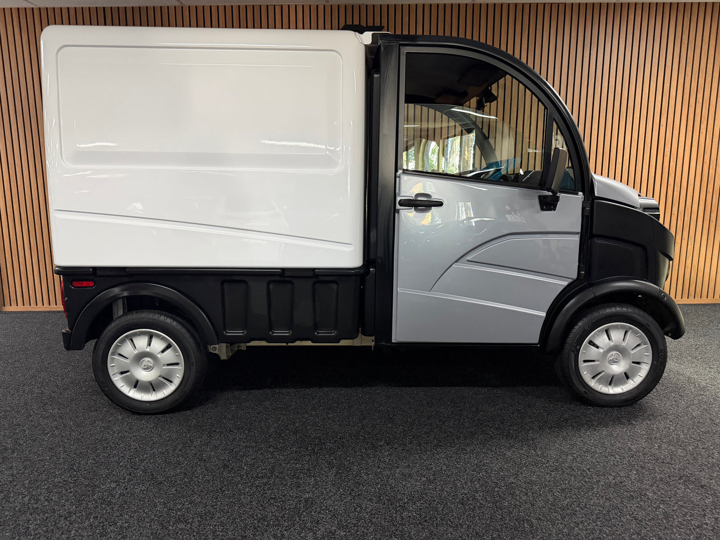 Aixam D-Truck Kastenwagen | 8 PS Kubota Motor | 45 km/h | Innerhalb 250 KM Kostenlose Lieferung | Mopedauto | Leichtmobile