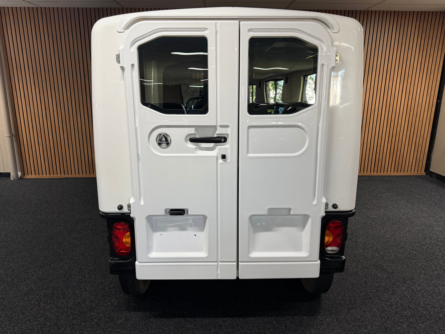 Aixam D-Truck Kastenwagen | 8 PS Kubota Motor | 45 km/h | Innerhalb 250 KM Kostenlose Lieferung | Mopedauto | Leichtmobile