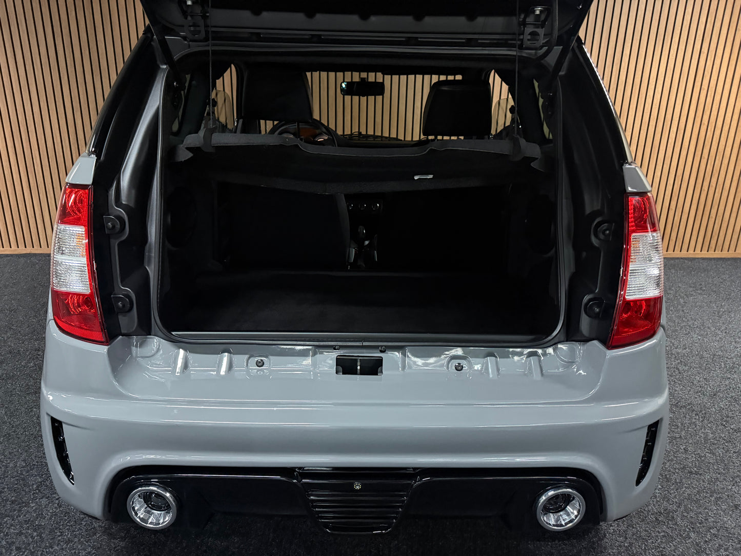 Ligier JS50 Sport Ultimate | Nardo Grau | 8 PS leiser DCI Motor | 45 km/h | Rückfahrkamera | Innerhalb 250 KM Kostenlose Lieferung | Mopedauto | Leichtmobile