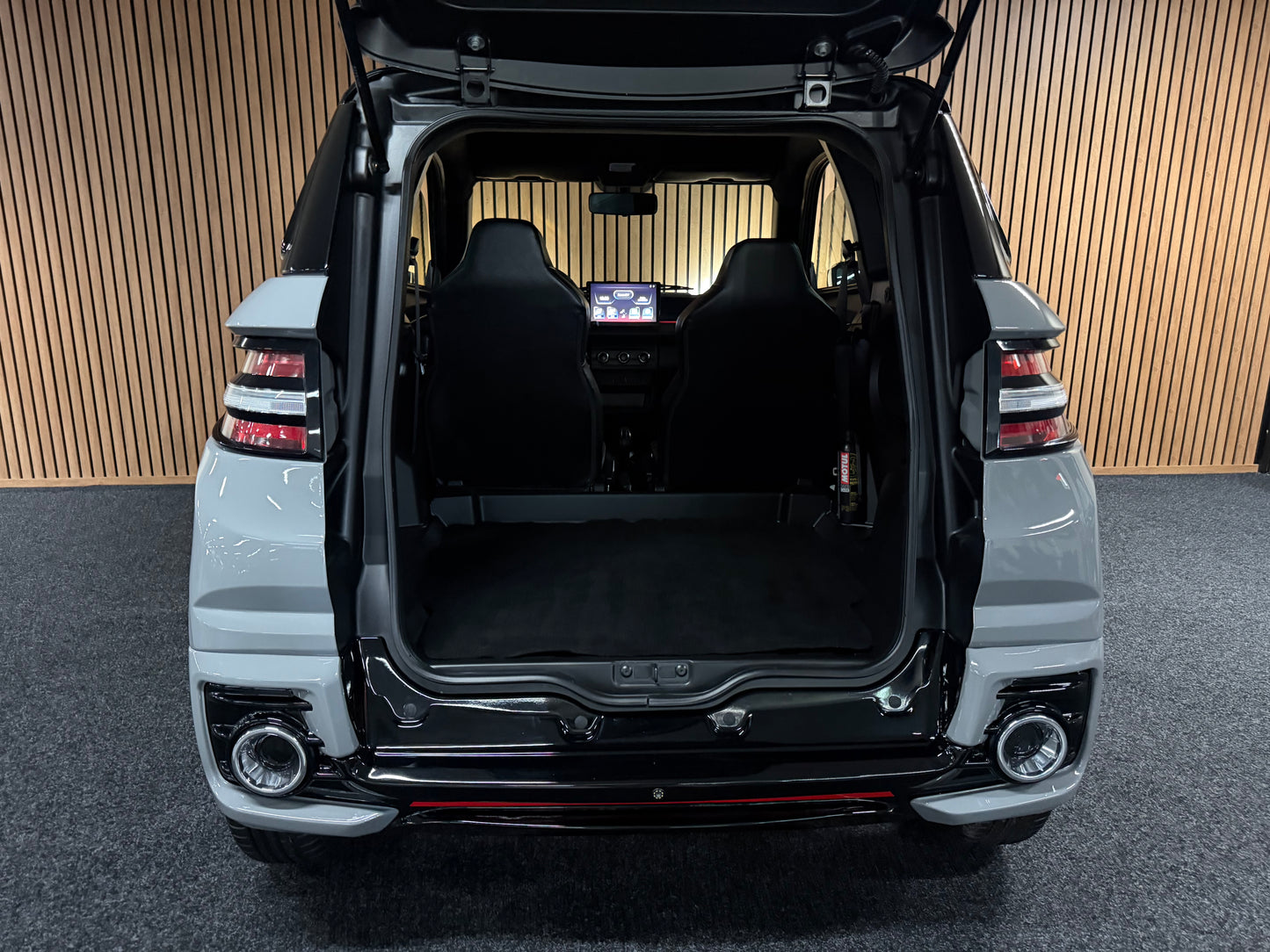 Ligier JS60 Sport Ultimate | Full Option | KLIMA | Servo | Ambilight | Apple carplay 8 PS leiser DCI Motor | 45 km/h | Rückfahrkamera | Innerhalb 250 KM Kostenlose Lieferung | Mopedauto | Leichtmobile