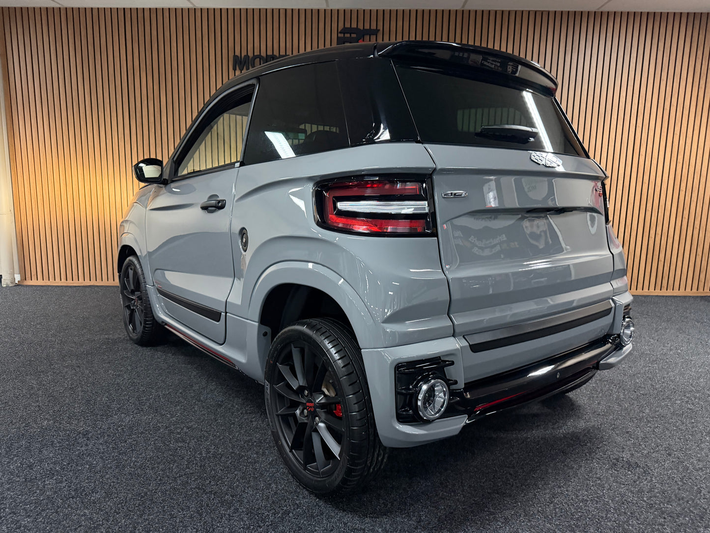 Ligier JS60 Sport Ultimate | Full Option | KLIMA | Servo | Ambilight | Apple carplay 8 PS leiser DCI Motor | 45 km/h | Rückfahrkamera | Innerhalb 250 KM Kostenlose Lieferung | Mopedauto | Leichtmobile
