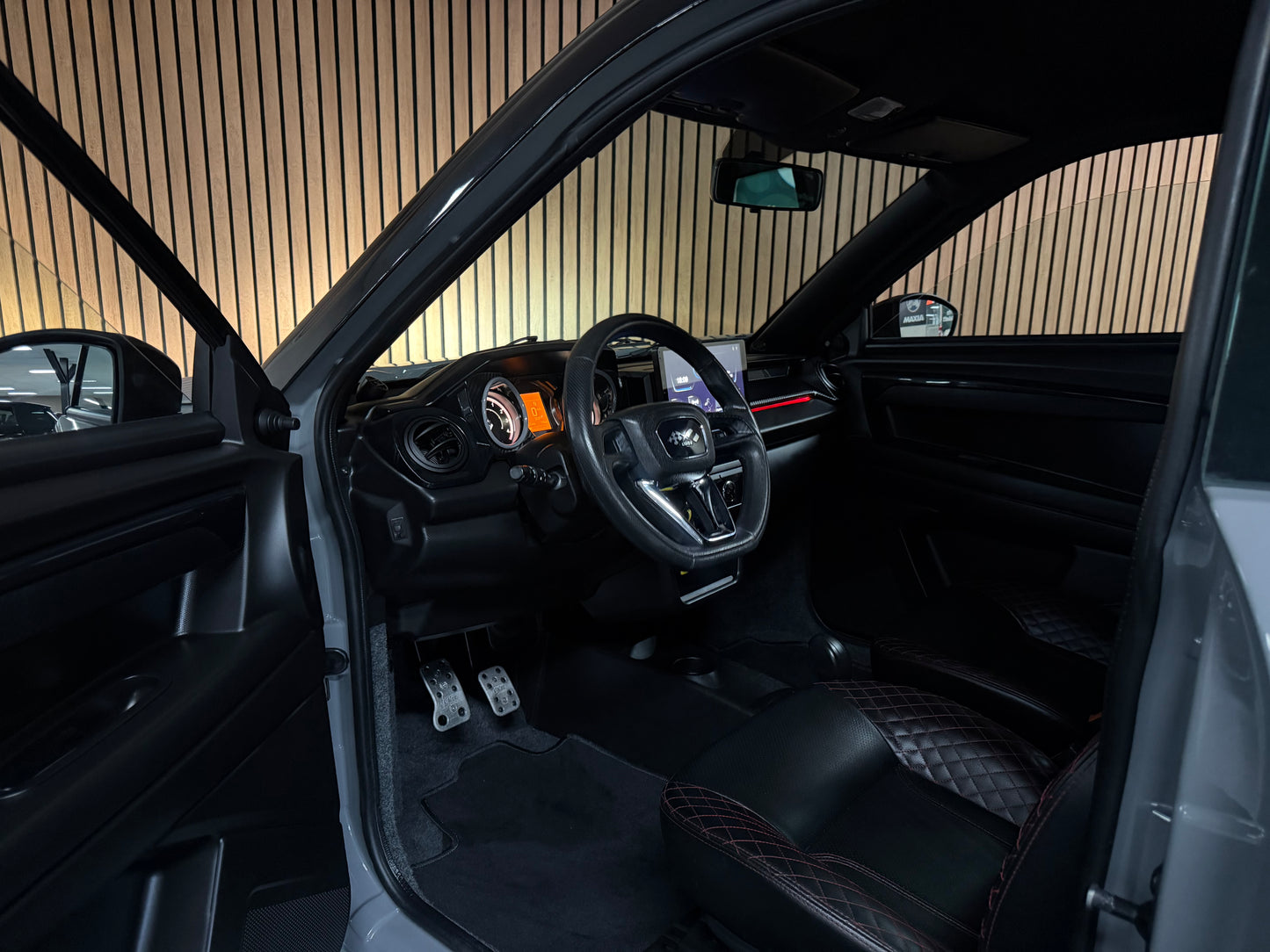 Ligier JS60 Sport Ultimate | Full Option | KLIMA | Servo | Ambilight | Apple carplay 8 PS leiser DCI Motor | 45 km/h | Rückfahrkamera | Innerhalb 250 KM Kostenlose Lieferung | Mopedauto | Leichtmobile