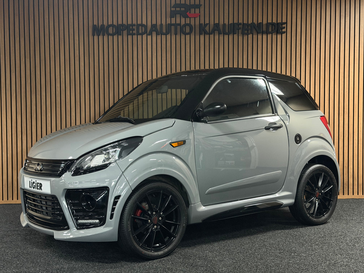 Ligier JS50 Sport Ultimate | KLIMA | Servo | Nardo Grau | 8 PS leiser DCI Motor | 45 km/h | Rückfahrkamera | Innerhalb 250 KM Kostenlose Lieferung | Mopedauto | Leichtmobile