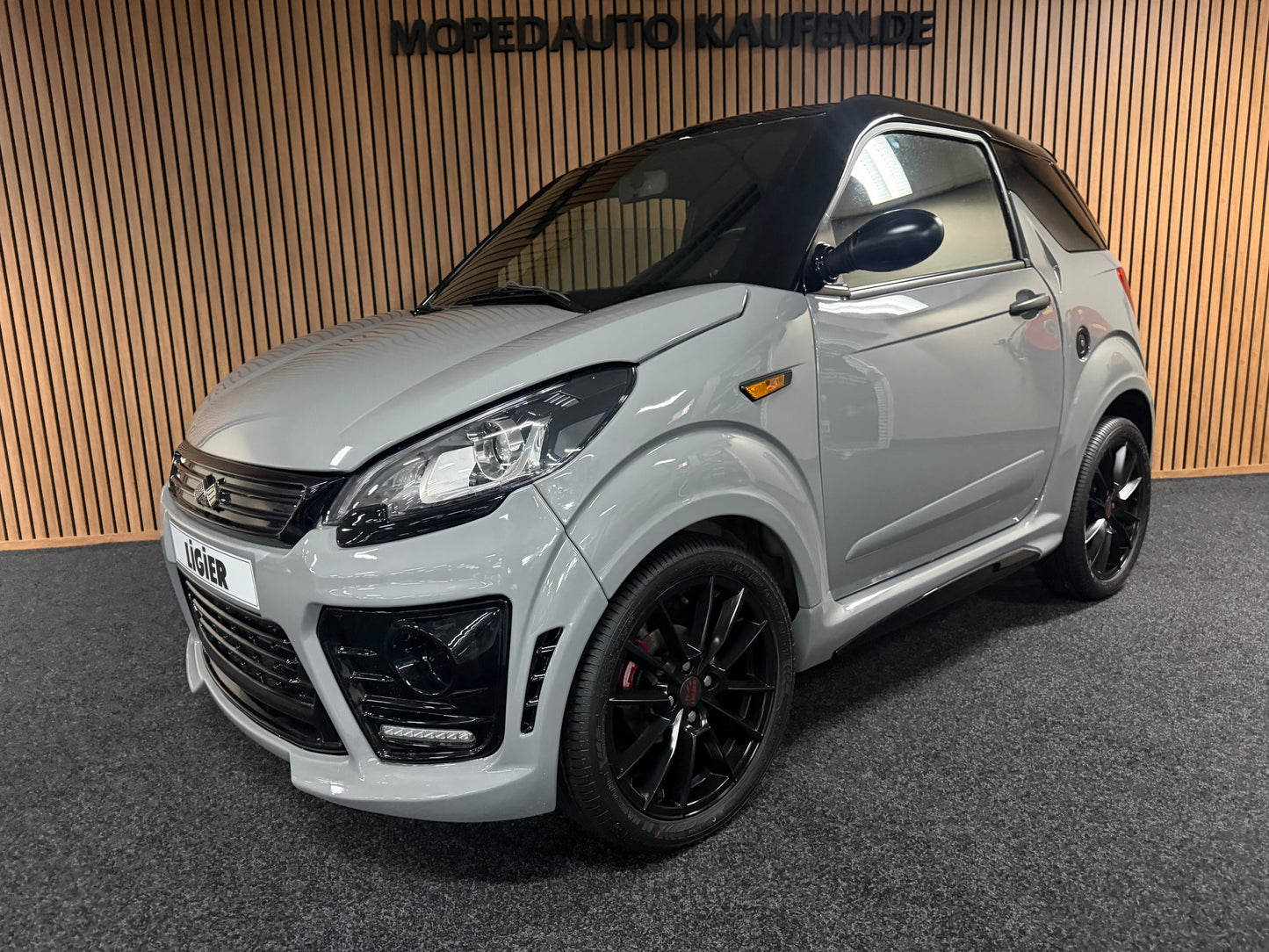 Ligier JS50 Sport Ultimate | KLIMA | Servo | Nardo Grau | 8 PS leiser DCI Motor | 45 km/h | Rückfahrkamera | Innerhalb 250 KM Kostenlose Lieferung | Mopedauto | Leichtmobile