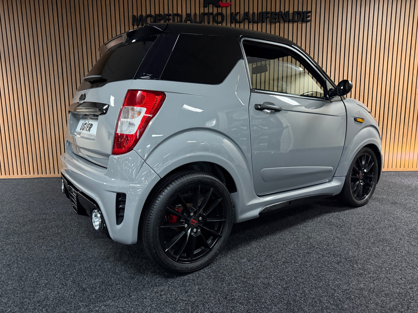 Ligier JS50 Sport Ultimate | KLIMA | Servo | Nardo Grau | 8 PS leiser DCI Motor | 45 km/h | Rückfahrkamera | Innerhalb 250 KM Kostenlose Lieferung | Mopedauto | Leichtmobile