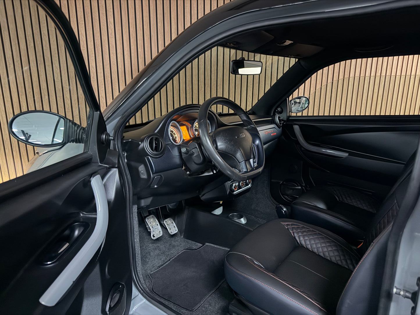 Ligier JS50 Sport Ultimate | KLIMA | Servo | Nardo Grau | 8 PS leiser DCI Motor | 45 km/h | Rückfahrkamera | Innerhalb 250 KM Kostenlose Lieferung | Mopedauto | Leichtmobile