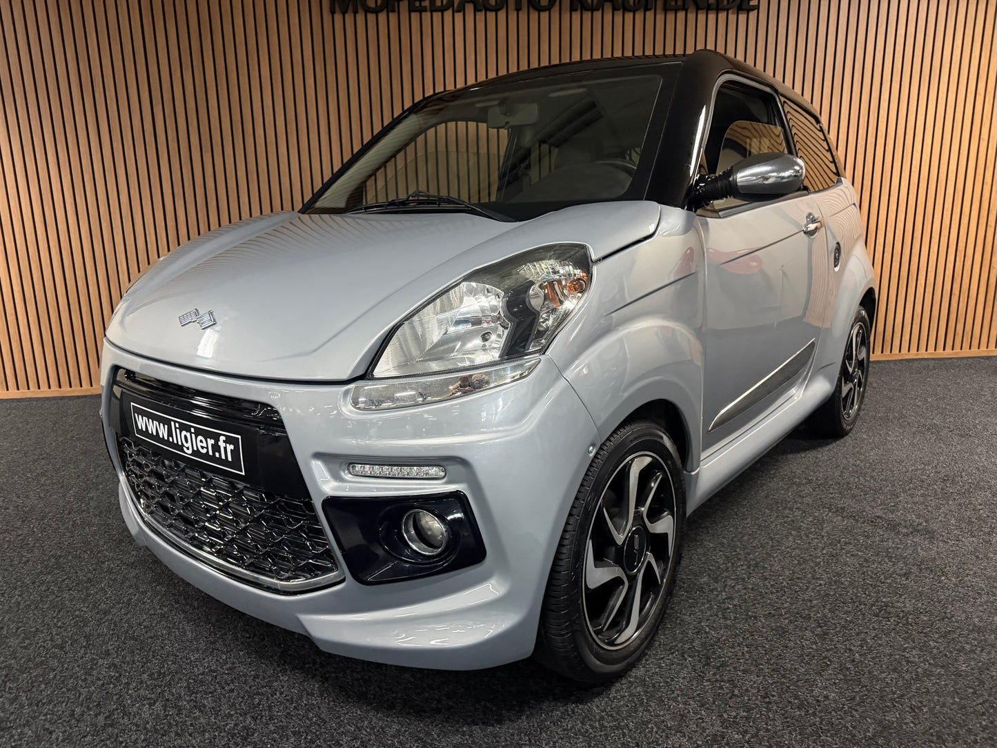 Ligier JS50L (long) Sport | 1. Besitzer | leiser DCI Motor | Rückfahrkamera | 45 km/h | Innerhalb 250 KM Kostenlose Lieferung | Mopedauto | Leichtmobile