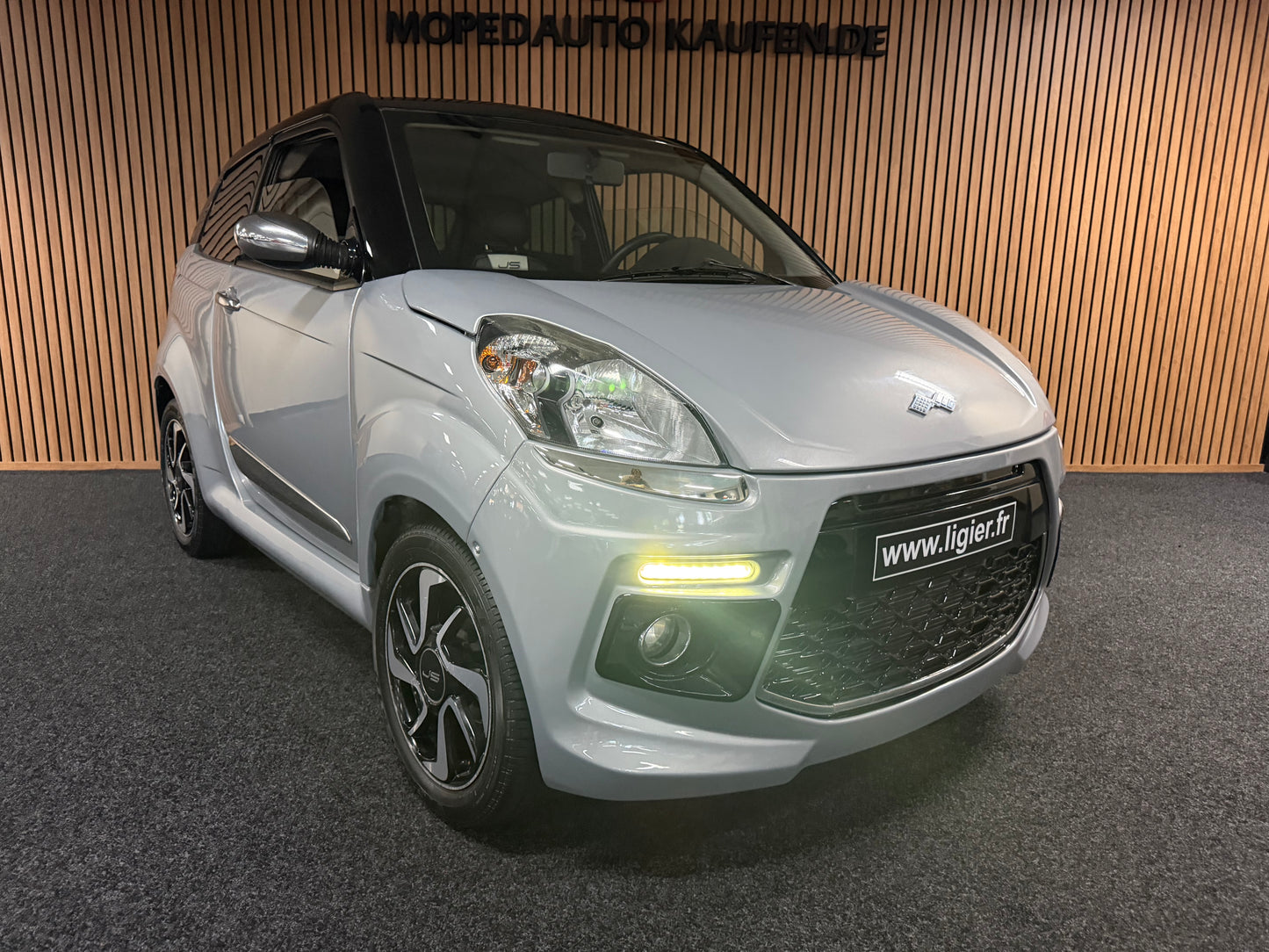 Ligier JS50L (long) Sport | 1. Besitzer | leiser DCI Motor | Rückfahrkamera | 45 km/h | Innerhalb 250 KM Kostenlose Lieferung | Mopedauto | Leichtmobile