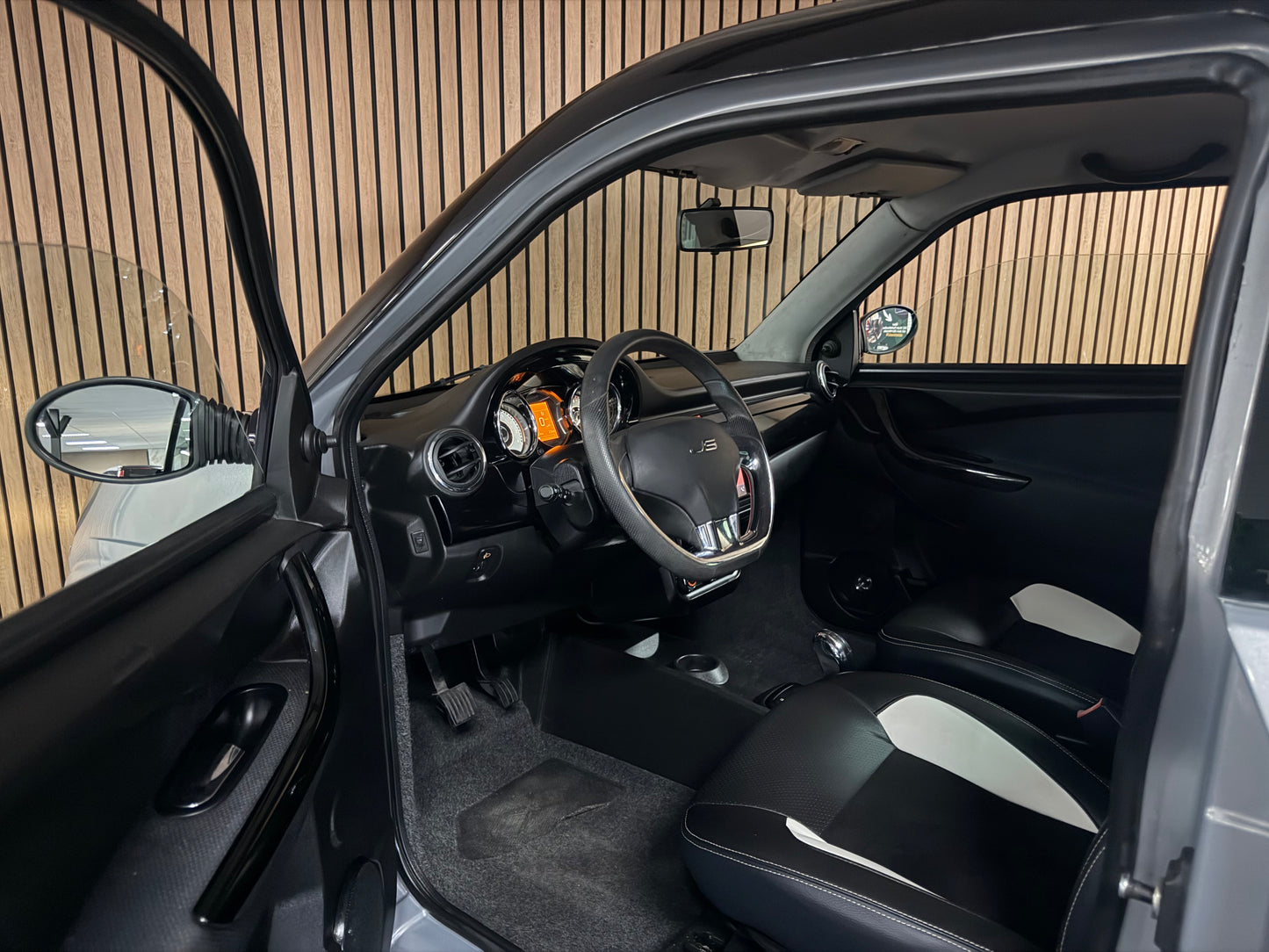Ligier JS50L (long) Sport | 1. Besitzer | leiser DCI Motor | Rückfahrkamera | 45 km/h | Innerhalb 250 KM Kostenlose Lieferung | Mopedauto | Leichtmobile