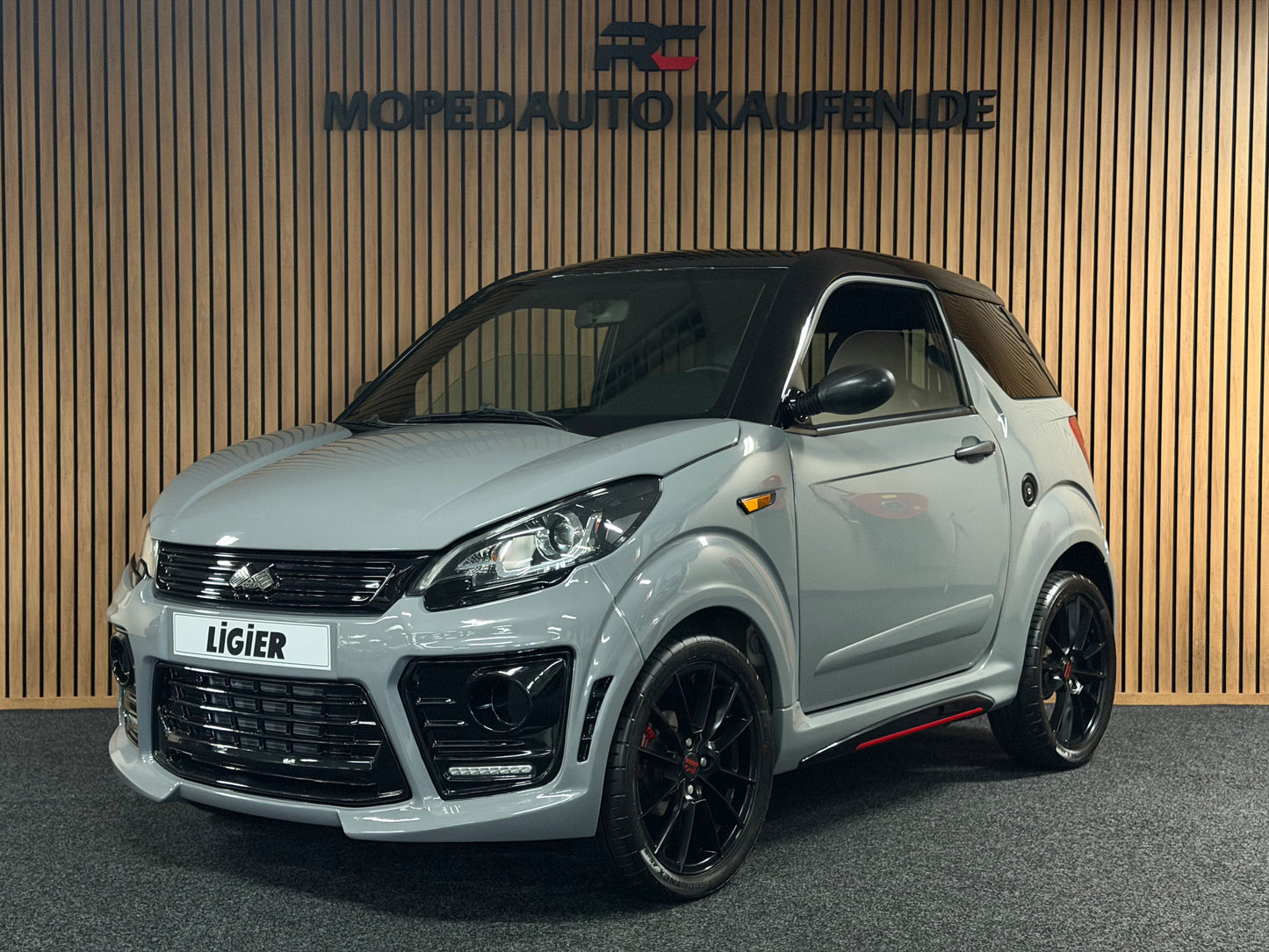 Ligier JS50 Ultimate Sport | Servo | Nardo Grau | 8 PS leiser DCI Motor | 45 km/h | Rückfahrkamera | Innerhalb 250 KM Kostenlose Lieferung | Mopedauto | Leichtmobile