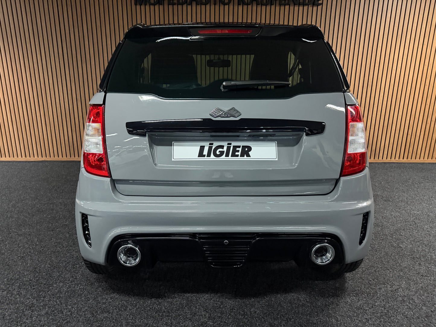 Ligier JS50 Ultimate Sport | Servo | Nardo Grau | 8 PS leiser DCI Motor | 45 km/h | Rückfahrkamera | Innerhalb 250 KM Kostenlose Lieferung | Mopedauto | Leichtmobile