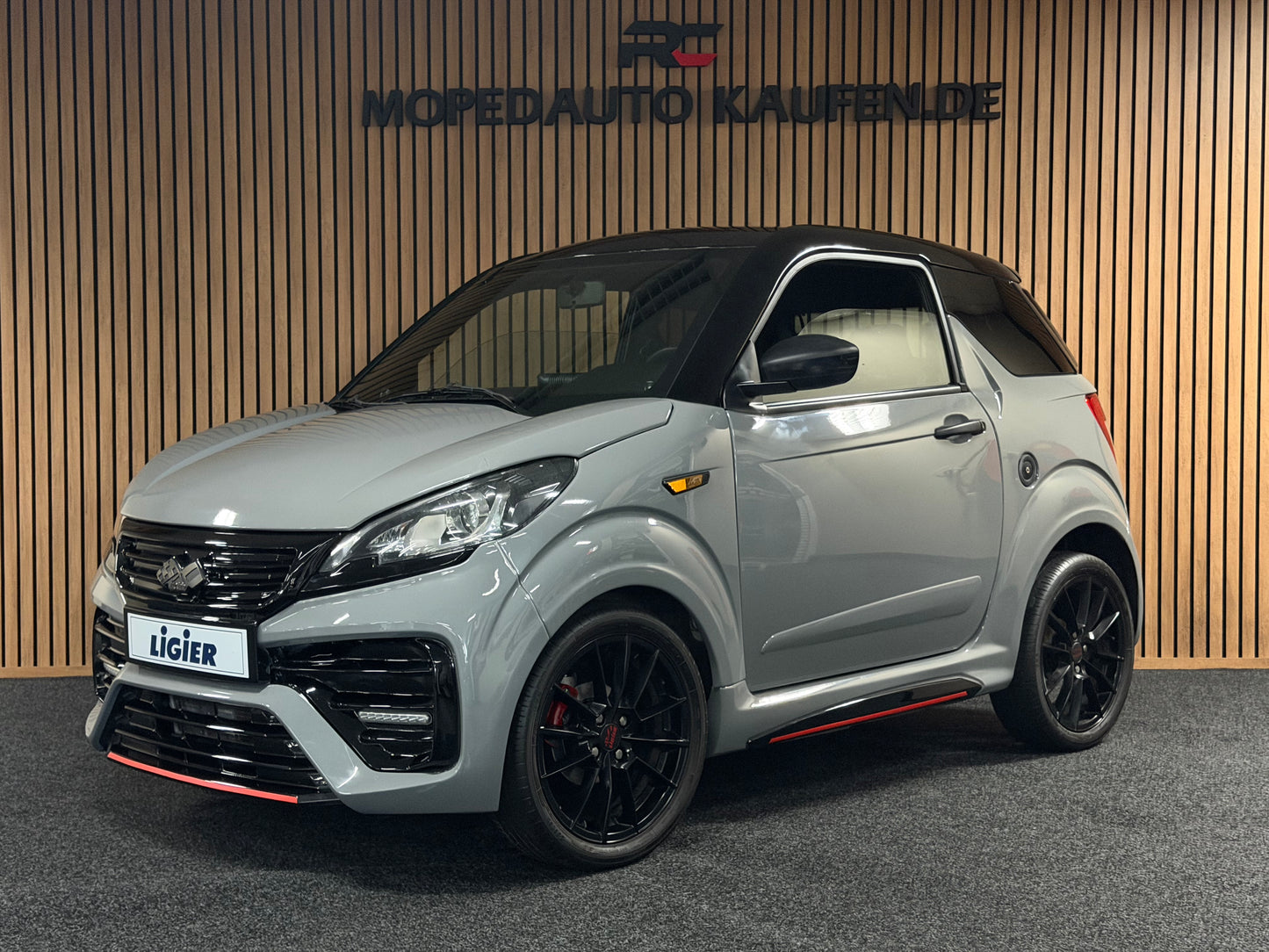 Ligier JS50 Sport Ultimate Facelift | Servo | Ambilight | Nardo Grau | 8 PS leiser DCI Motor | 45 km/h | Rückfahrkamera | Innerhalb 250 KM Kostenlose Lieferung | Mopedauto | Leichtmobile