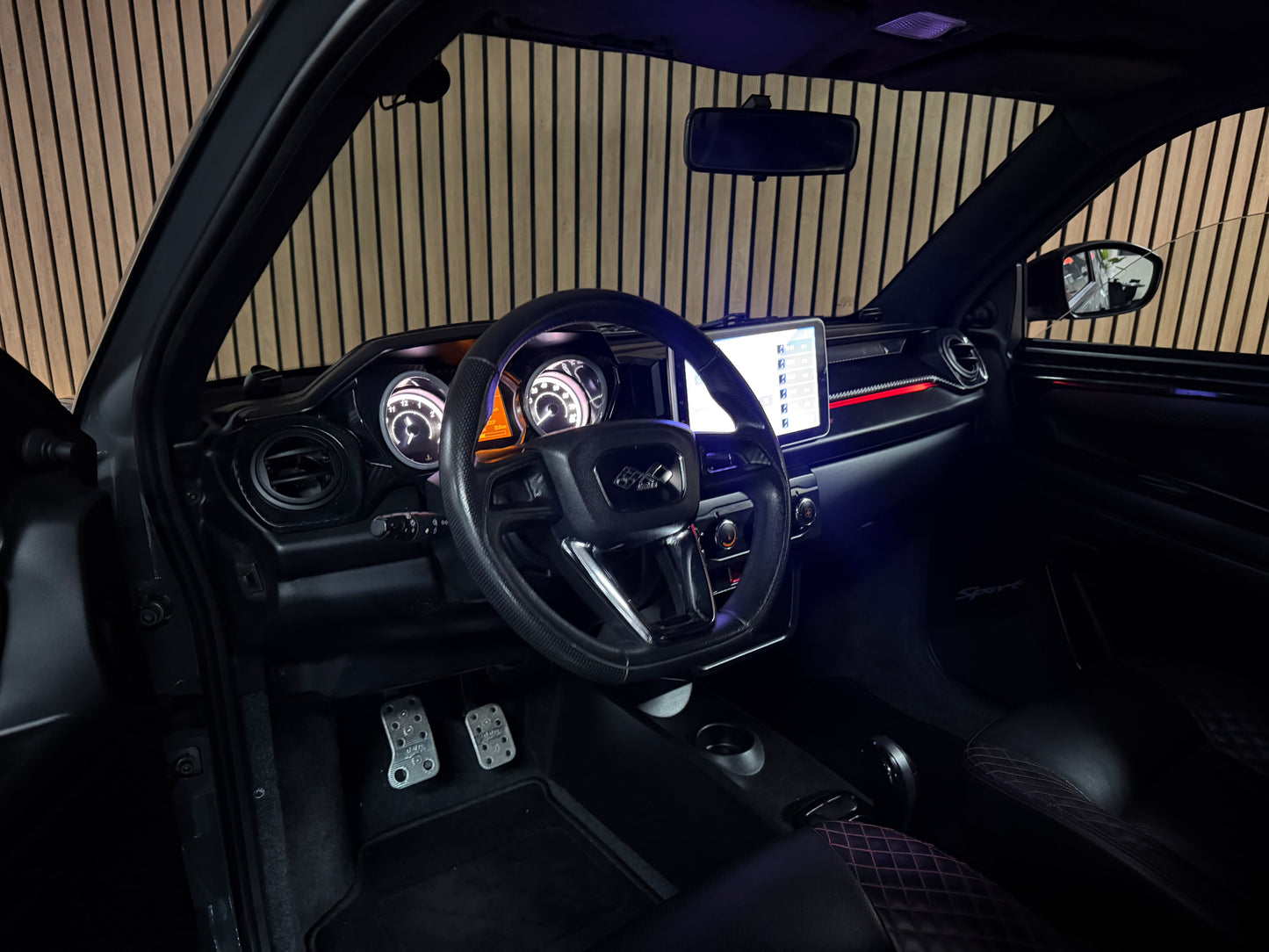 Ligier JS50 Sport Ultimate Facelift | Servo | Ambilight | Nardo Grau | 8 PS leiser DCI Motor | 45 km/h | Rückfahrkamera | Innerhalb 250 KM Kostenlose Lieferung | Mopedauto | Leichtmobile