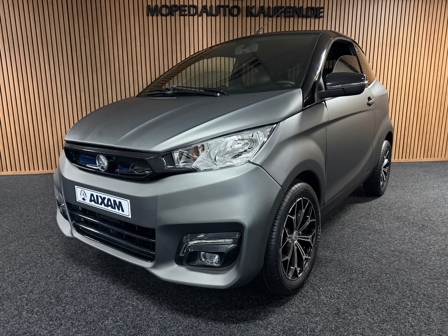 Aixam Coupé Sport Matt grau | 8 PS Kubota Motor | 45 km/h | Rückfahrkamera | Innerhalb 250 KM Kostenlose Lieferung | Mopedauto | Leichtmobile