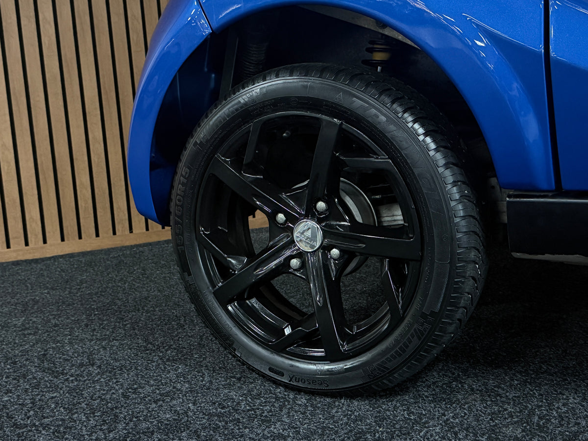 Aixam City Sport Blau / DAB + / Spotify / Apple Carplay | 8 PS Kubota Motor | 45 km/h | Rückfahrkamera | Innerhalb 250 KM Kostenlose Lieferung | Mopedauto | Leichtmobile