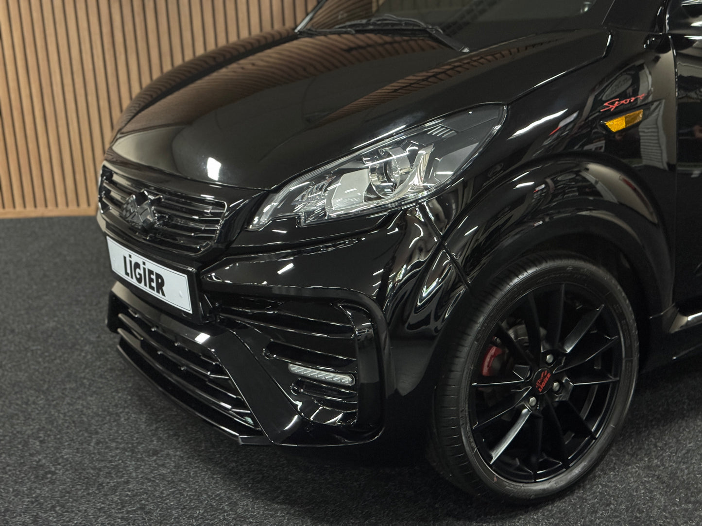 Ligier JS50 Ultimate Sport Facelift | Black On Black | Servolenkung | 8 PS leiser DCI Motor | 45 km/h | Rückfahrkamera | Innerhalb 250 KM Kostenlose Lieferung | Mopedauto | Leichtmobile