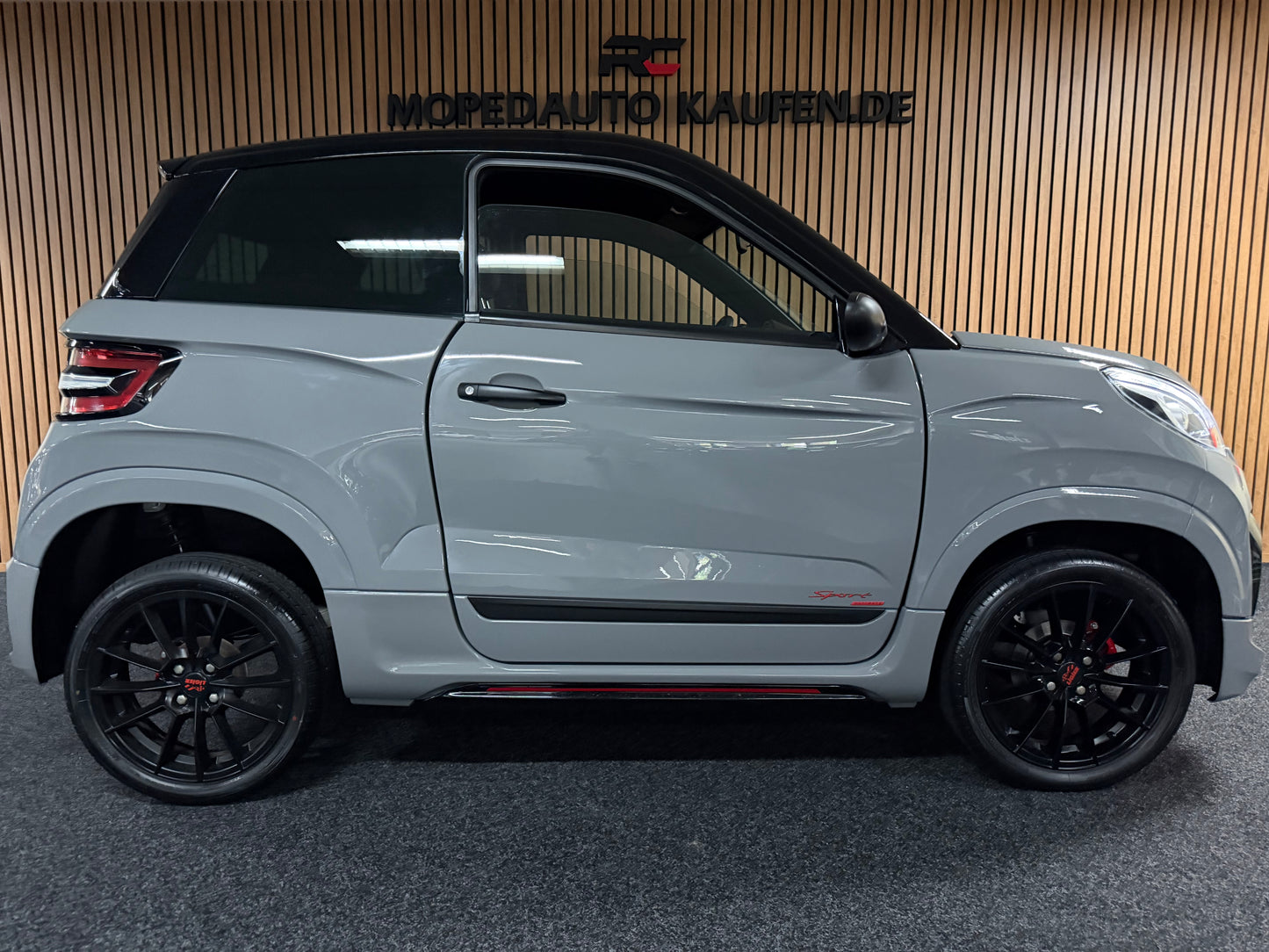 Ligier JS60 Ultimate Sport | Nardo Grau | Servo | 8 PS leiser DCI motor | Rückfahrkamera | Apple Carplay/Android | 45 km/h | Innerhalb 250 KM Kostenlose Lieferung | Mopedauto | Leichtmobile