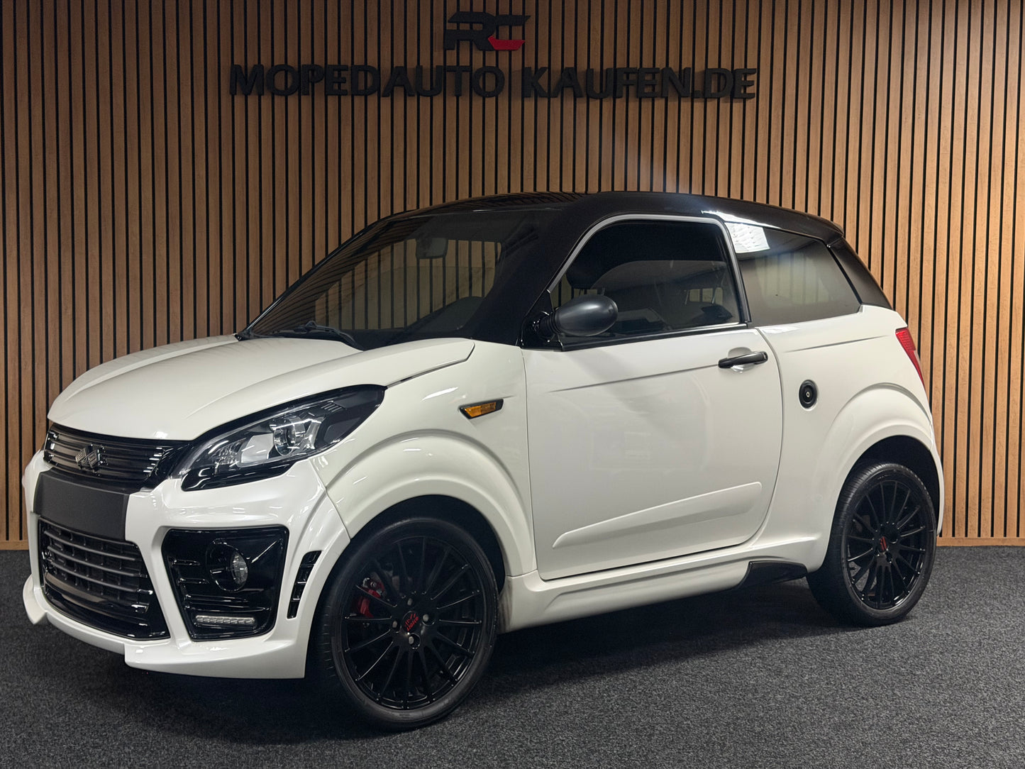 Ligier JS50 Sport Ultimate | 8 PS leiser DCI motor | Rückfahrkamera | 45 km/h | Innerhalb 250 KM Kostenlose Lieferung | Mopedauto | Leichtmobile