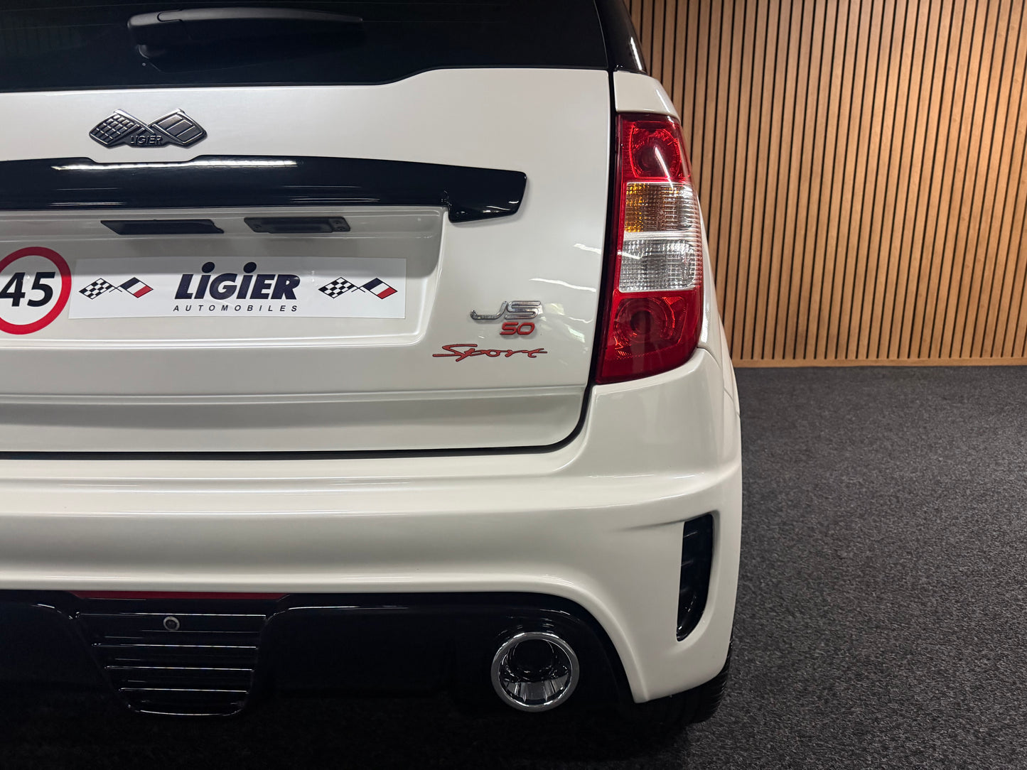 Ligier JS50 Sport Ultimate | 8 PS leiser DCI motor | Rückfahrkamera | 45 km/h | Innerhalb 250 KM Kostenlose Lieferung | Mopedauto | Leichtmobile