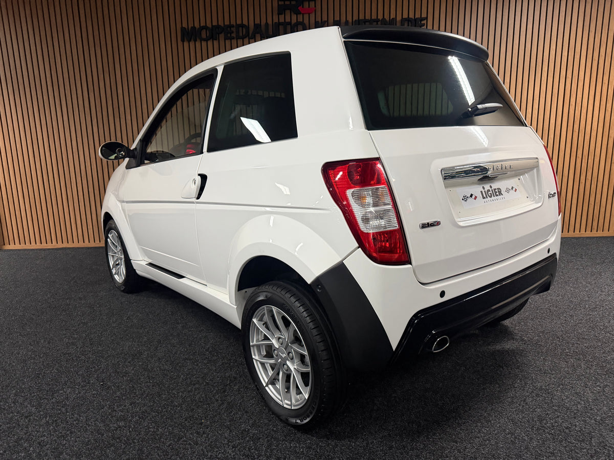 Ligier JS50 Sport Ultimate | 8 PS leiser DCI motor | Rückfahrkamera | 45 km/h | Innerhalb 250 KM Kostenlose Lieferung | Mopedauto | Leichtmobile
