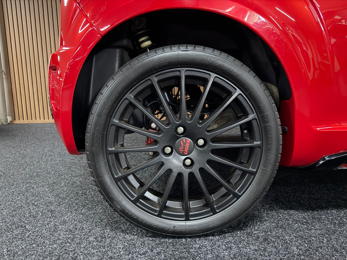 Ligier JS50 Sport Ultimate Facelift | 8 PS leiser DCI motor | Rückfahrkamera | 45 km/h | Innerhalb 250 KM Kostenlose Lieferung | Mopedauto | Leichtmobile