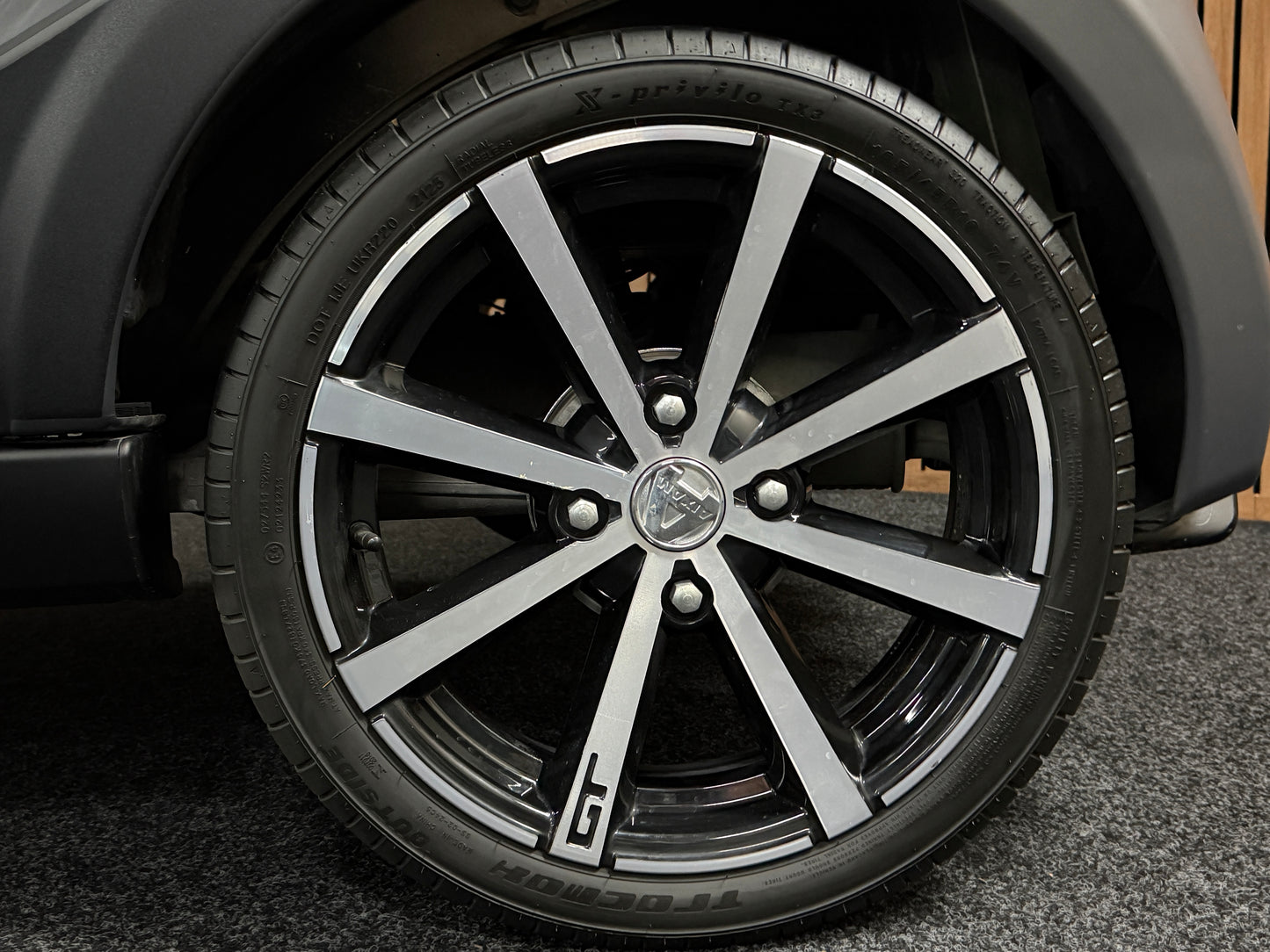 Aixam GTI Sport Matt Grau 2023 | 8 PS Kubota Motor | 45 km/h | Rückfahrkamera | Innerhalb 250 KM Ko stenlose Lieferung | Mopedauto | Leichtmobile