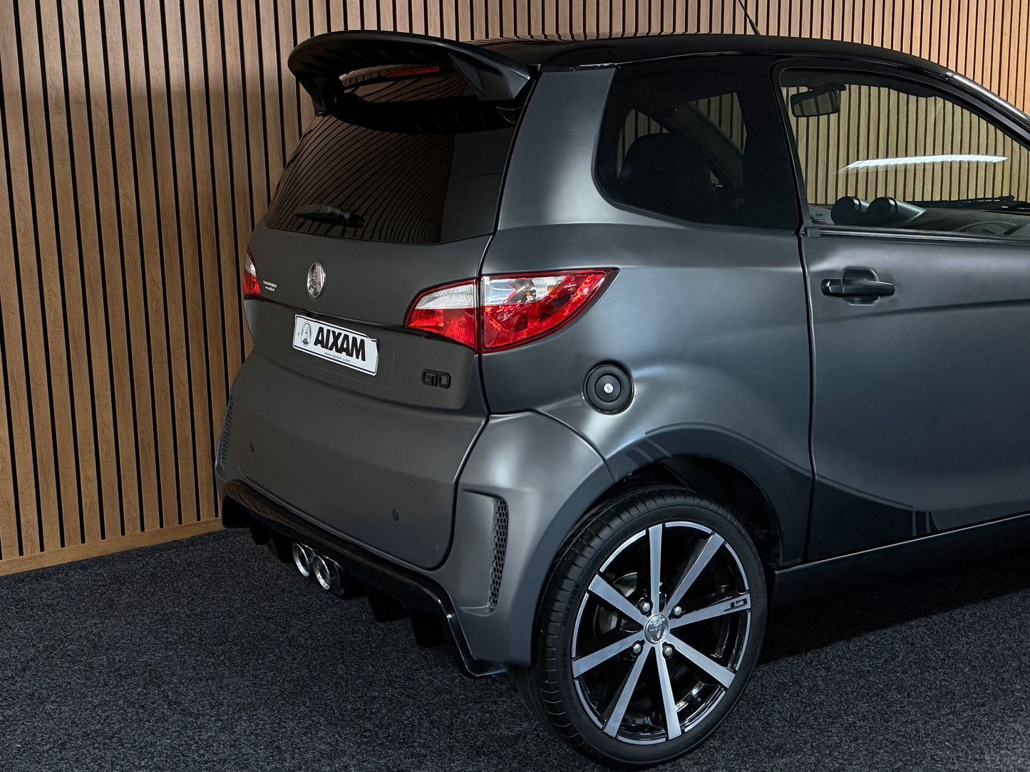 Aixam GTI Sport Matt Grau 2023 | 8 PS Kubota Motor | 45 km/h | Rückfahrkamera | Innerhalb 250 KM Ko stenlose Lieferung | Mopedauto | Leichtmobile