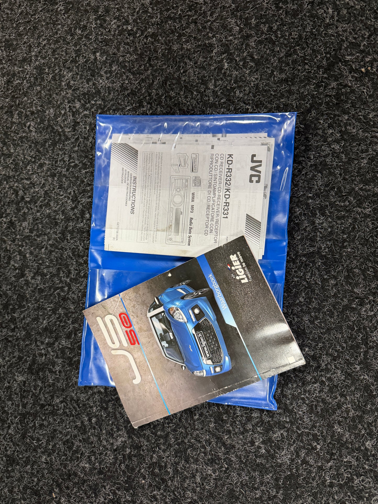 Ligier JS50 Rot Chrome Pack * Scheckheft | DCI Leiser Motor | Rückfahrkamera | 45 km/h | Rückfahrkamera | Innerhalb 250 KM Kostenlose Lieferung | Mopedauto | Leichtmobile