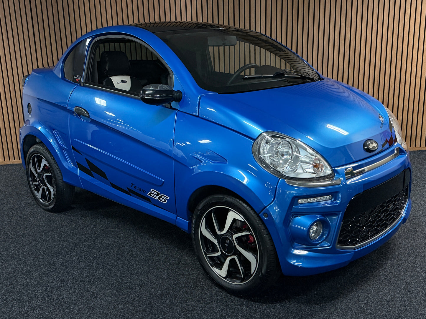 Ligier JSRC Coupe Sport | 8 PS leiser DCI Motor | Rückfahrkamera | 45 km/h | Rückfahrkamera | Innerhalb 250 KM Kostenlose Lieferung | Mopedauto | Leichtmobile