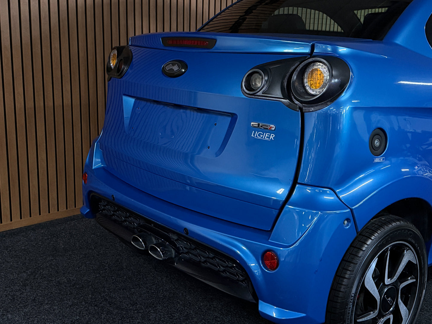 Ligier JSRC Coupe Sport | 8 PS leiser DCI Motor | Rückfahrkamera | 45 km/h | Rückfahrkamera | Innerhalb 250 KM Kostenlose Lieferung | Mopedauto | Leichtmobile