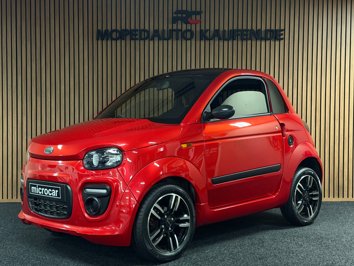 Microcar Dué Pack 2023 | Servo | 8 PS leiser DCI motor | Rückfahrkamera | 45 km/h | Innerhalb 250 KM Kostenlose Lieferung | Mopedauto | Leichtmobile