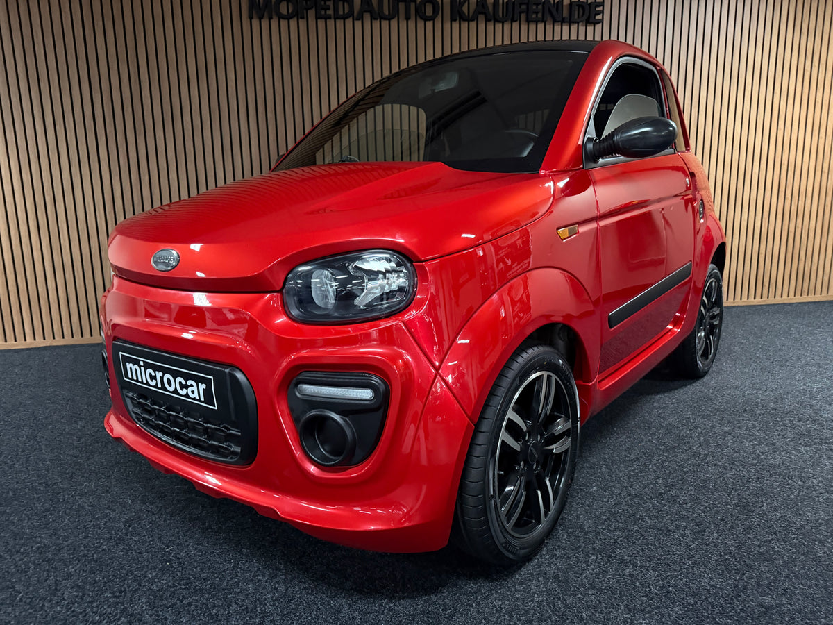 Microcar Dué Pack 2023 | Servo | 8 PS leiser DCI motor | Rückfahrkamera | 45 km/h | Innerhalb 250 KM Kostenlose Lieferung | Mopedauto | Leichtmobile