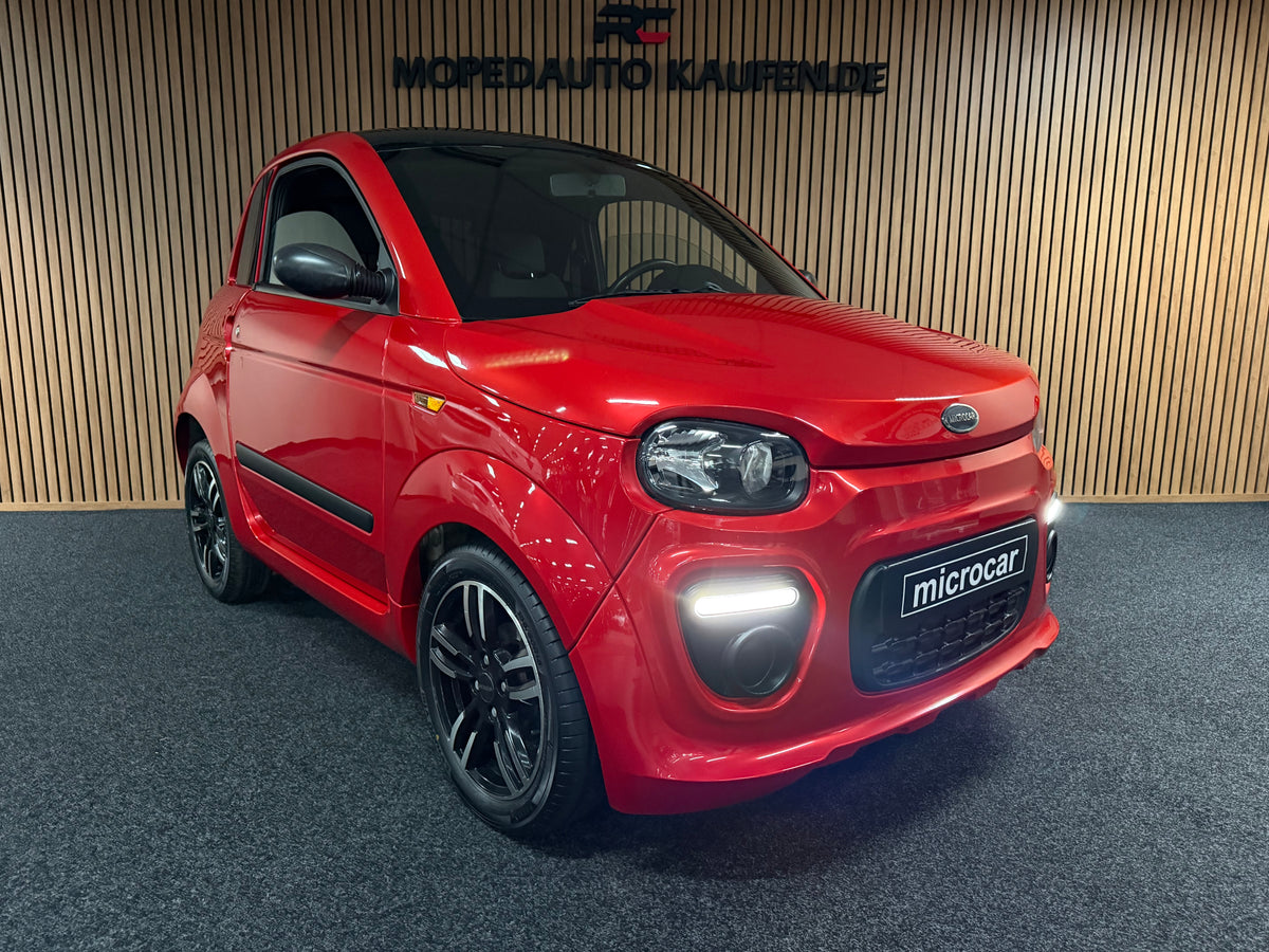 Microcar Dué Pack 2023 | Servo | 8 PS leiser DCI motor | Rückfahrkamera | 45 km/h | Innerhalb 250 KM Kostenlose Lieferung | Mopedauto | Leichtmobile