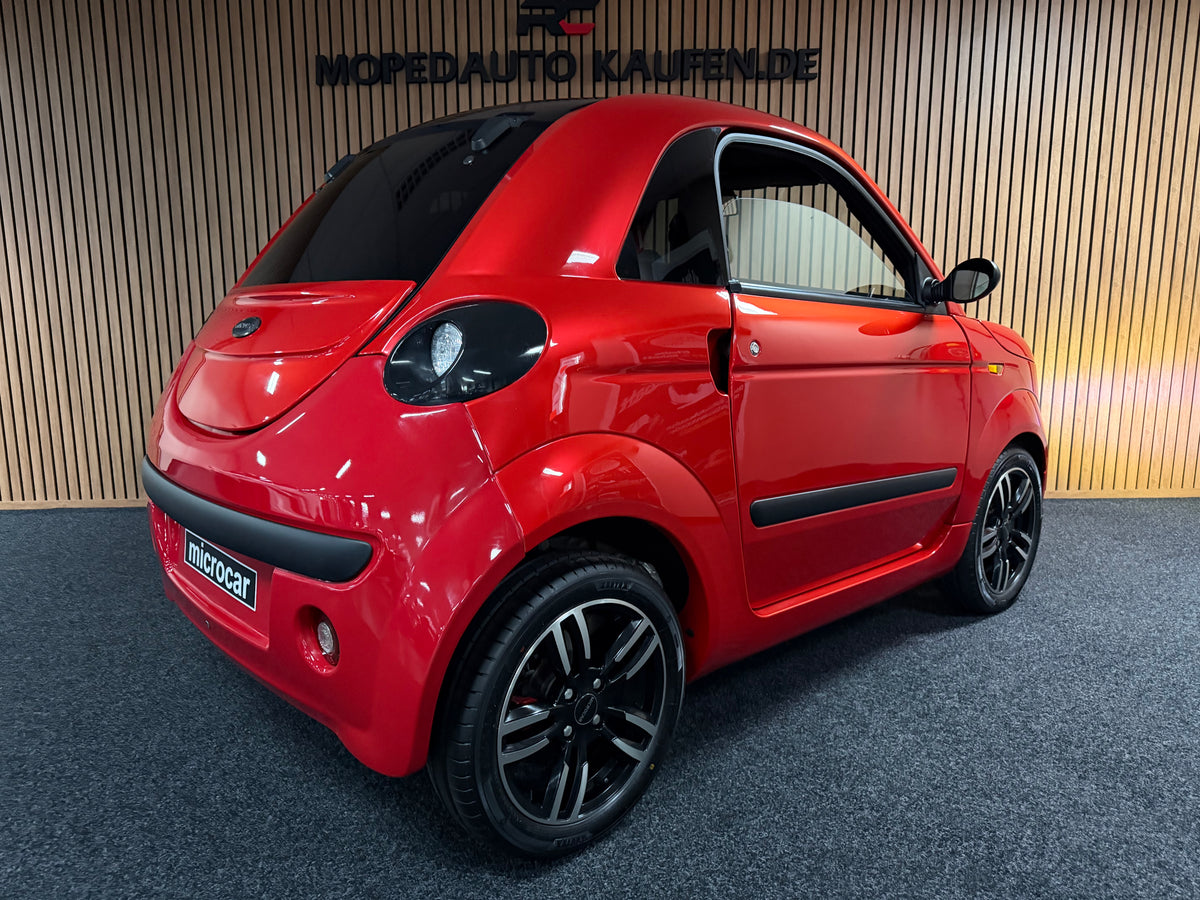 Microcar Dué Pack 2023 | Servo | 8 PS leiser DCI motor | Rückfahrkamera | 45 km/h | Innerhalb 250 KM Kostenlose Lieferung | Mopedauto | Leichtmobile