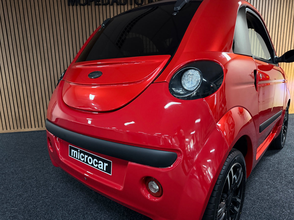 Microcar Dué Pack 2023 | Servo | 8 PS leiser DCI motor | Rückfahrkamera | 45 km/h | Innerhalb 250 KM Kostenlose Lieferung | Mopedauto | Leichtmobile