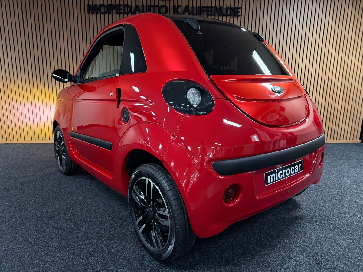 Microcar Dué Pack 2023 | Servo | 8 PS leiser DCI motor | Rückfahrkamera | 45 km/h | Innerhalb 250 KM Kostenlose Lieferung | Mopedauto | Leichtmobile
