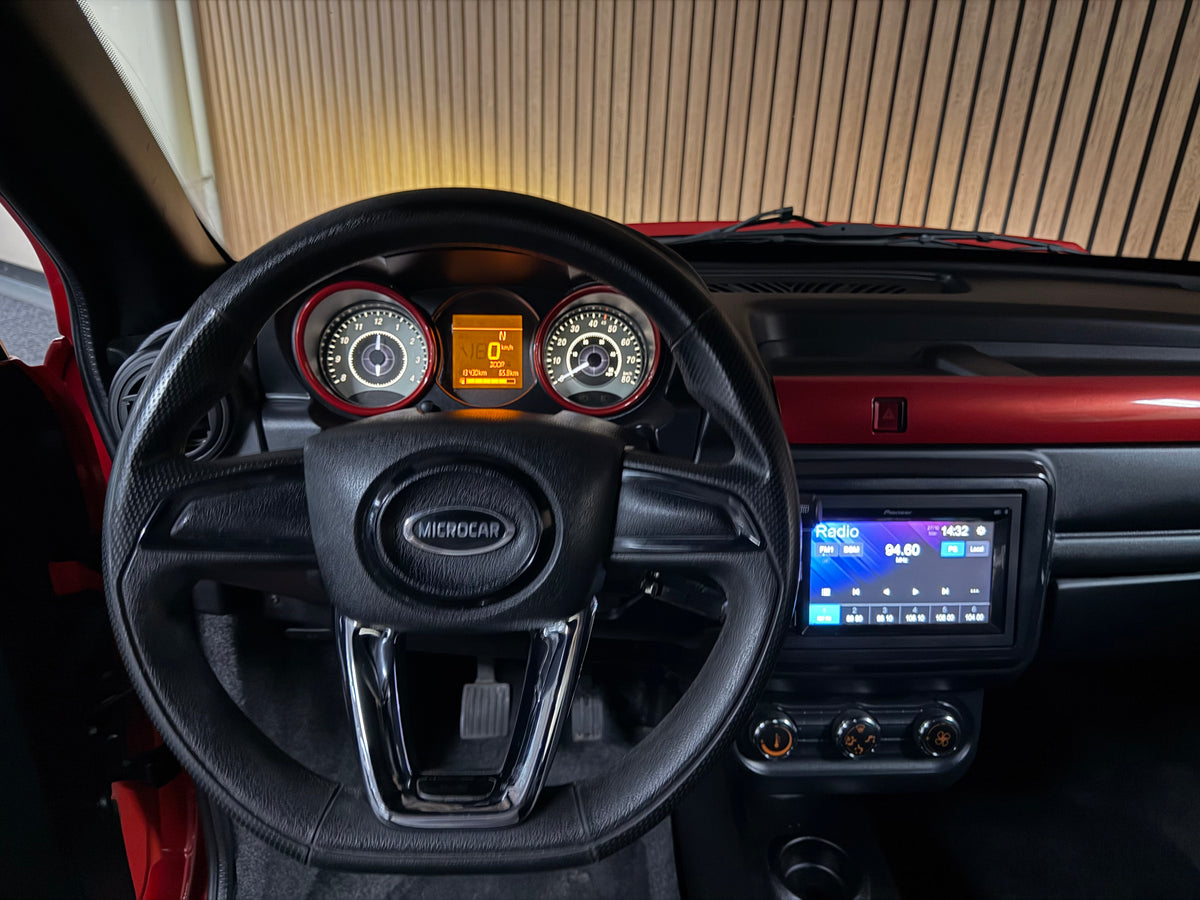Microcar Dué Pack 2023 | Servo | 8 PS leiser DCI motor | Rückfahrkamera | 45 km/h | Innerhalb 250 KM Kostenlose Lieferung | Mopedauto | Leichtmobile