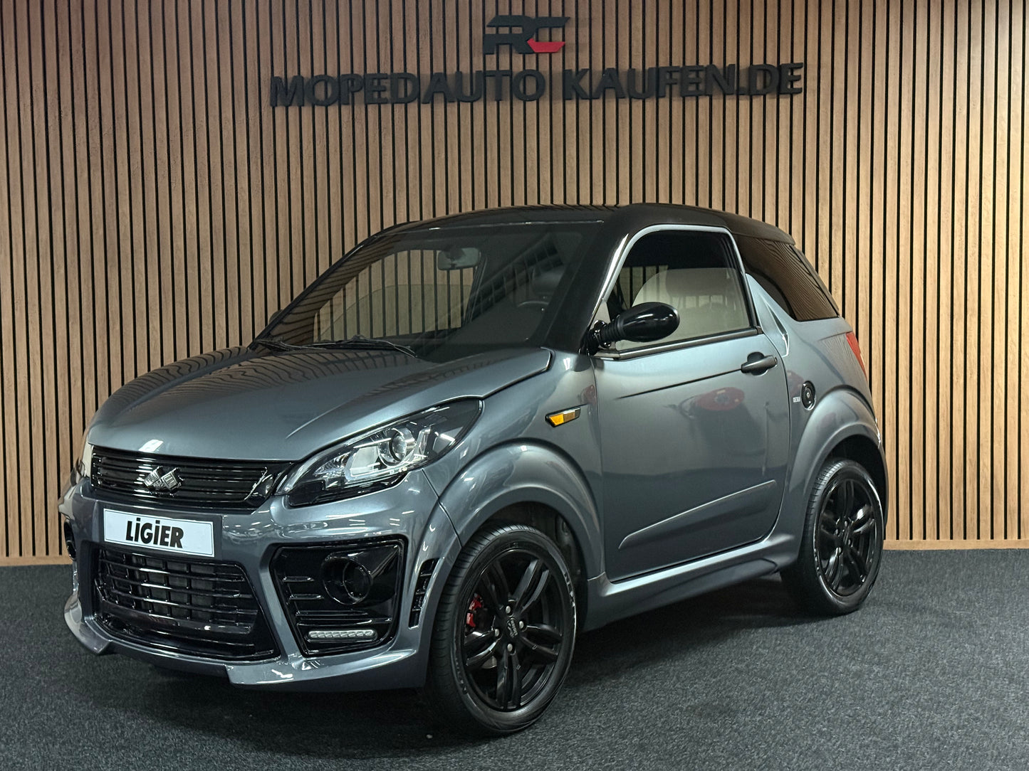 Ligier JS50 L Sport | 8 PS Motor | 45 km/h | Rückfahrkamera | Innerhalb 250 KM Kostenlose Lieferung | Mopedauto | Leichtmobile