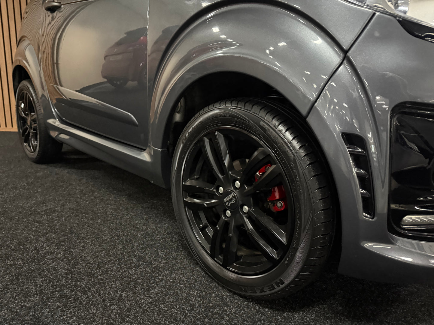 Ligier JS50 L Sport | 8 PS Motor | 45 km/h | Rückfahrkamera | Innerhalb 250 KM Kostenlose Lieferung | Mopedauto | Leichtmobile