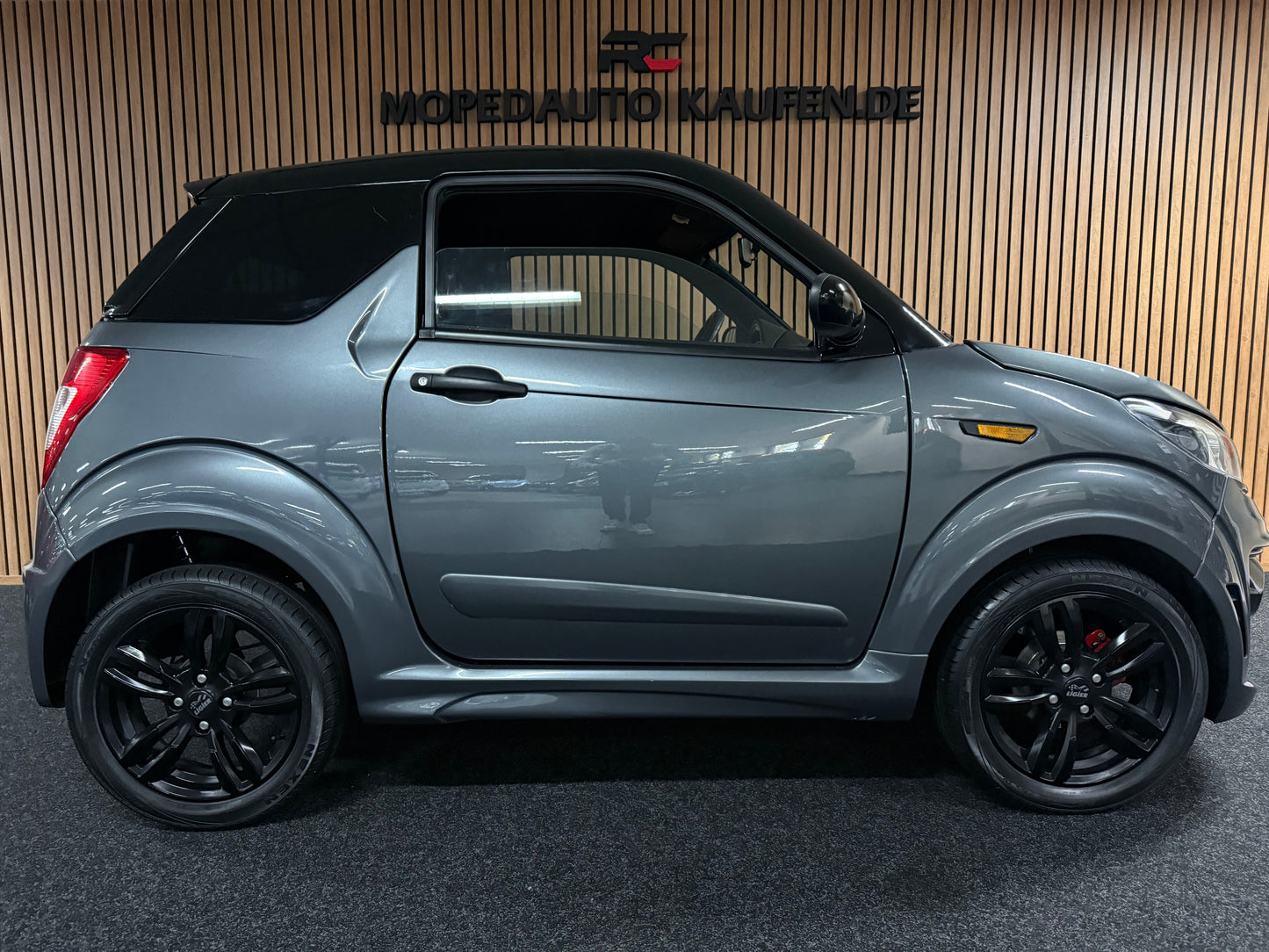 Ligier JS50 L Sport | 8 PS Motor | 45 km/h | Rückfahrkamera | Innerhalb 250 KM Kostenlose Lieferung | Mopedauto | Leichtmobile