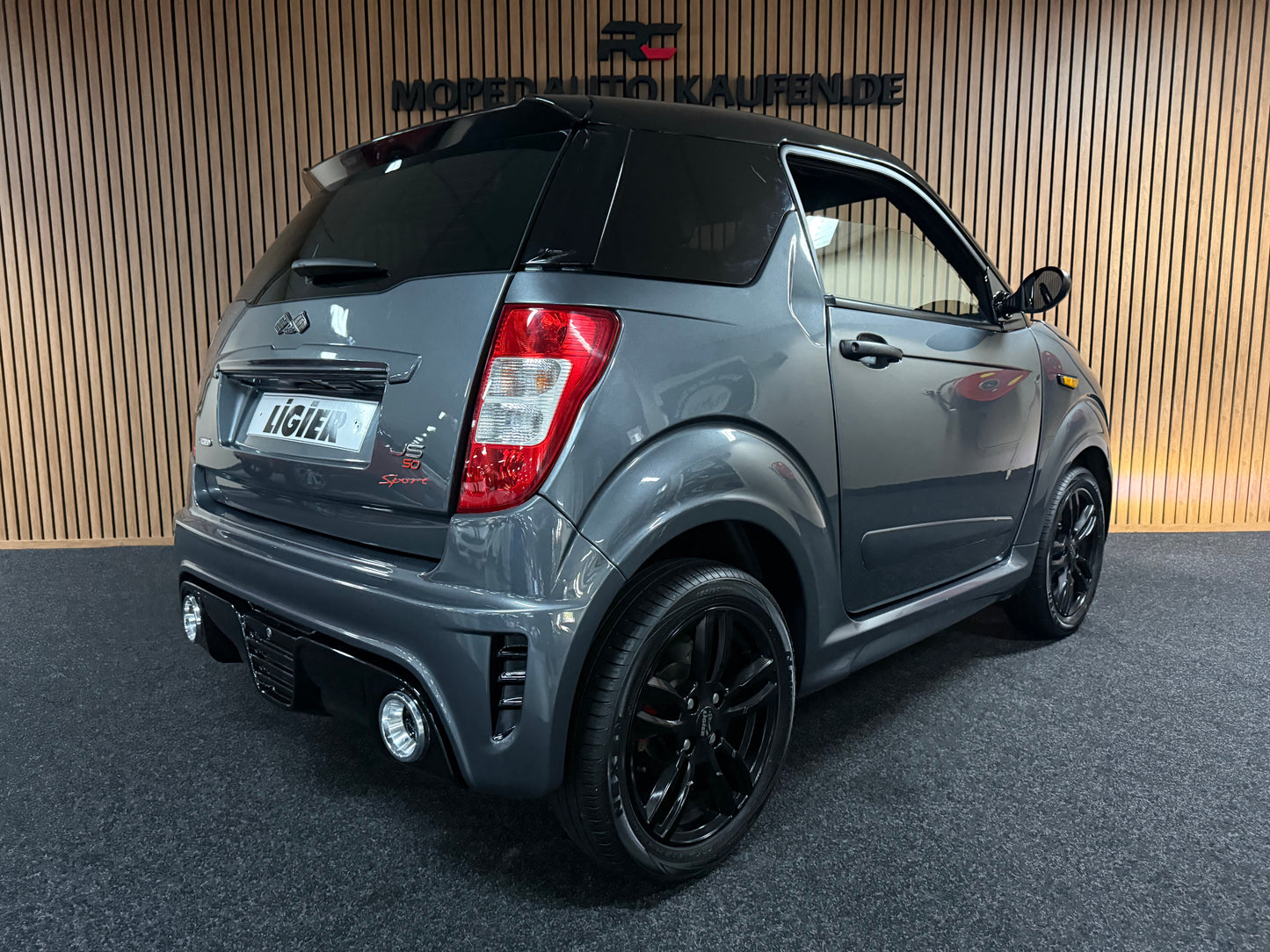 Ligier JS50 L Sport | 8 PS Motor | 45 km/h | Rückfahrkamera | Innerhalb 250 KM Kostenlose Lieferung | Mopedauto | Leichtmobile