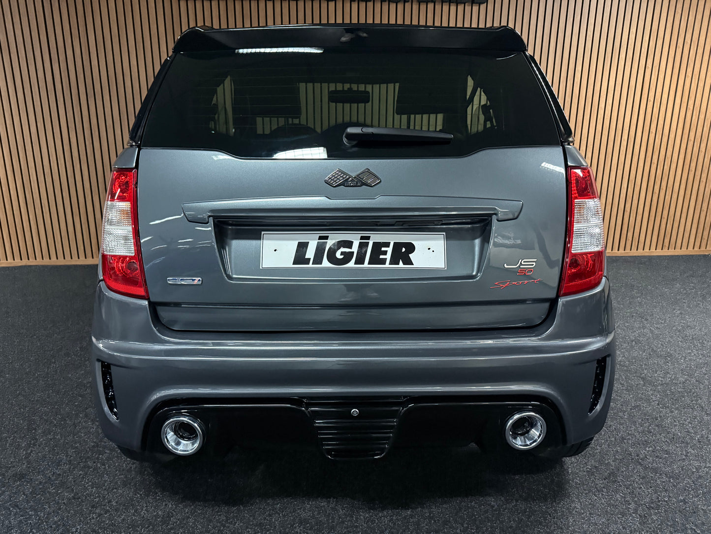 Ligier JS50 L Sport | 8 PS Motor | 45 km/h | Rückfahrkamera | Innerhalb 250 KM Kostenlose Lieferung | Mopedauto | Leichtmobile