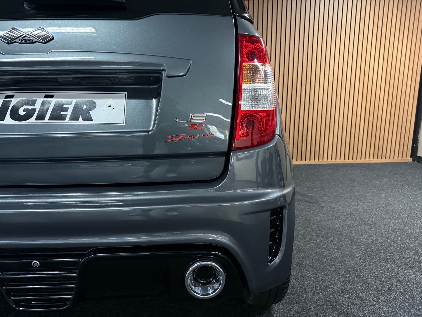 Ligier JS50 L Sport | 8 PS Motor | 45 km/h | Rückfahrkamera | Innerhalb 250 KM Kostenlose Lieferung | Mopedauto | Leichtmobile