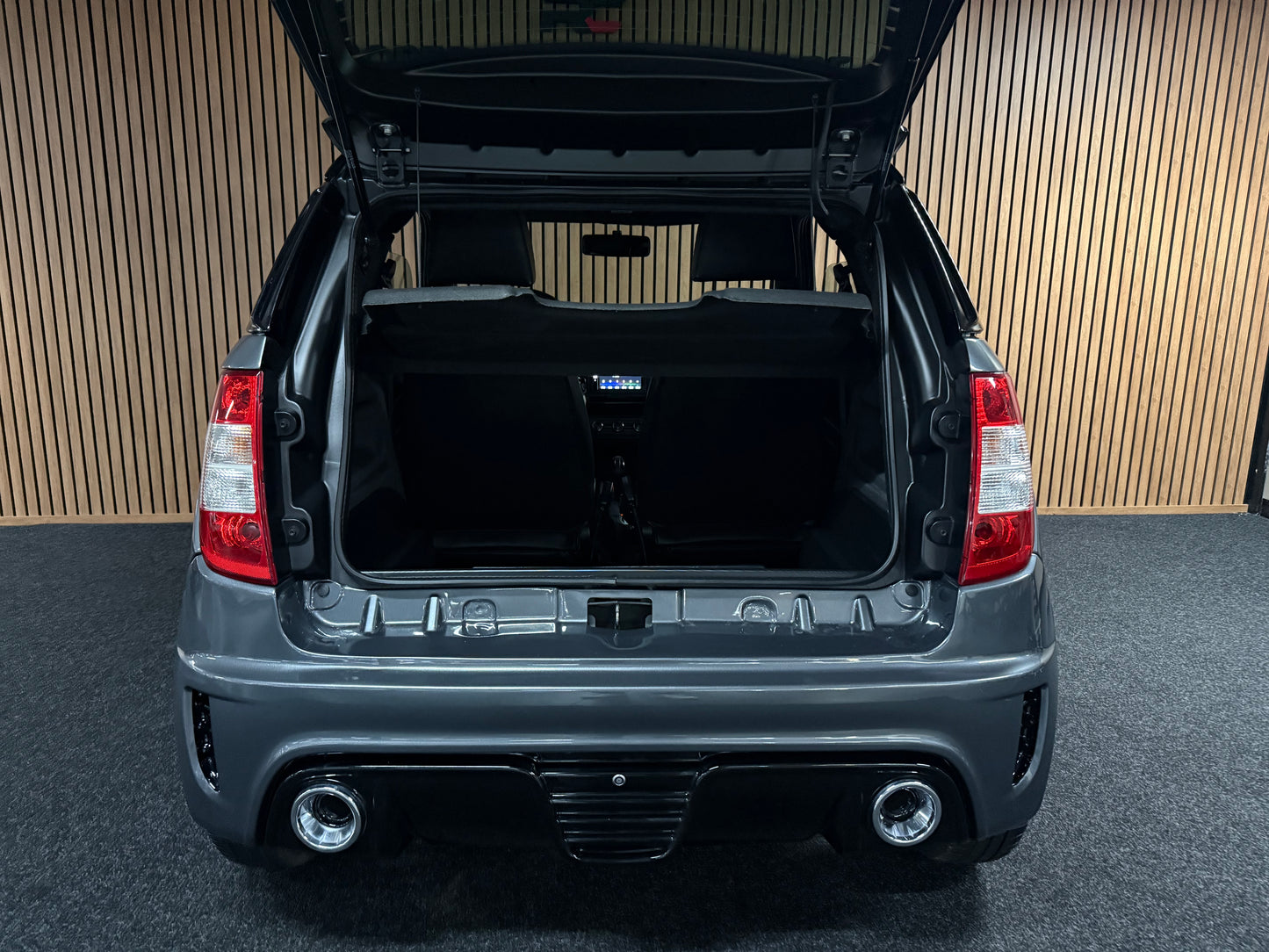 Ligier JS50 L Sport | 8 PS Motor | 45 km/h | Rückfahrkamera | Innerhalb 250 KM Kostenlose Lieferung | Mopedauto | Leichtmobile