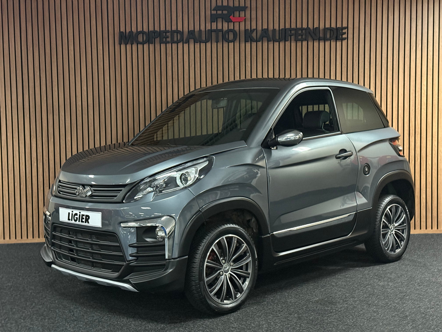 Ligier JS60 Sport | Servolenkung | 8 PS leiser DCI Motor | 45 km/h | Rückfahrkamera | Innerhalb 250 KM Kostenlose Lieferung | Mopedauto | Leichtmobile