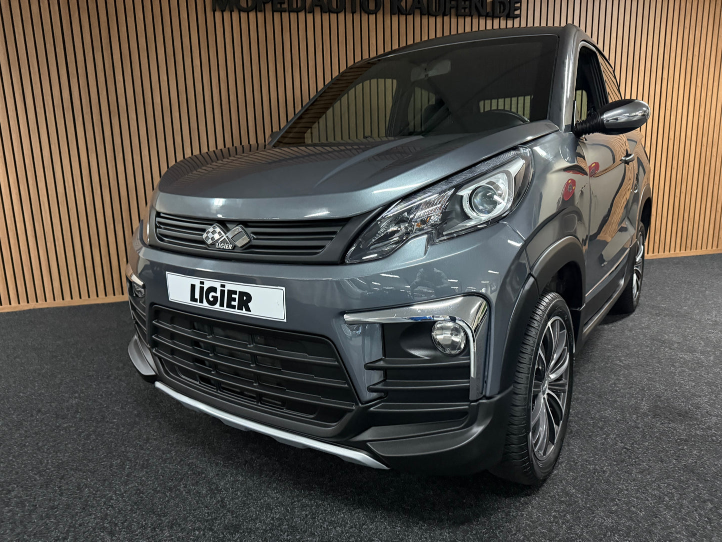 Ligier JS60 Sport | Servolenkung | 8 PS leiser DCI Motor | 45 km/h | Rückfahrkamera | Innerhalb 250 KM Kostenlose Lieferung | Mopedauto | Leichtmobile